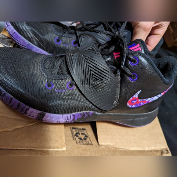 Nike Kyrie Irving fly trap Fierce Purple basketball size 11.5 black purple - Picture 12 of 15